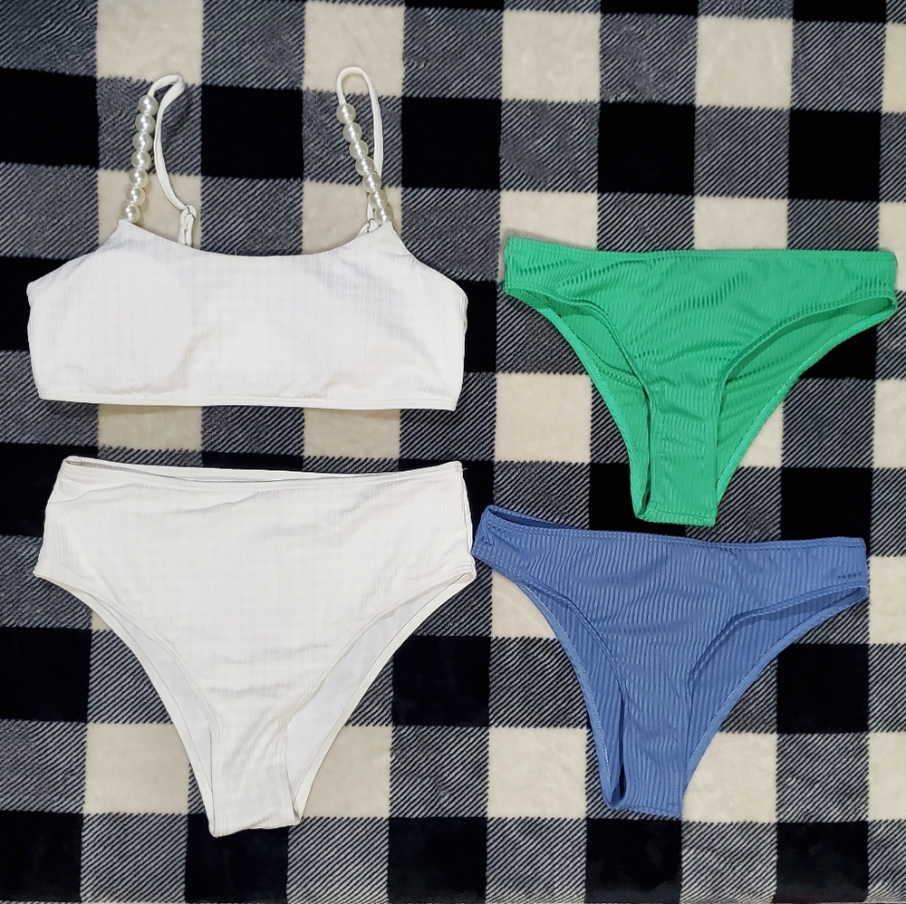 4 piece Bathingsuit set, all size Small
